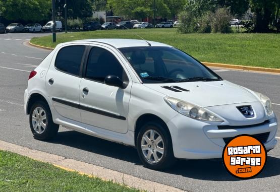 Autos - Peugeot 207 2010 Nafta 125000Km - En Venta