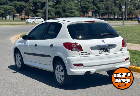 Autos - Peugeot 207 2010 Nafta 125000Km - En Venta