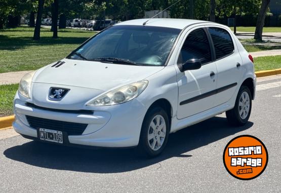 Autos - Peugeot 207 2010 Nafta 125000Km - En Venta