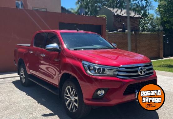 Camionetas - Toyota Hilux SRV 2017 Diesel 150000Km - En Venta