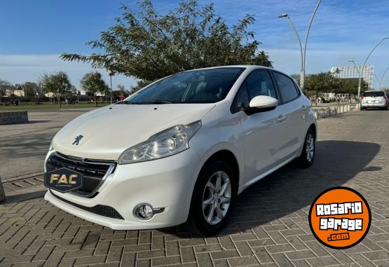 Autos - Peugeot 208 ALLURE NAV 2014 Nafta 119000Km - En Venta