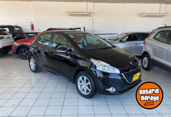 Autos - Peugeot 208 2014 Nafta 129000Km - En Venta