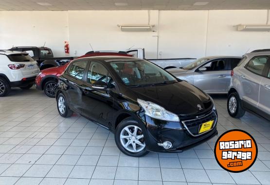 Autos - Peugeot 208 2014 Nafta 129000Km - En Venta