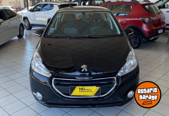 Autos - Peugeot 208 2014 Nafta 129000Km - En Venta