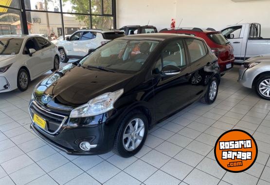 Autos - Peugeot 208 2014 Nafta 129000Km - En Venta