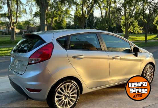 Autos - Ford Fiesta kinetic SE 2016 Nafta 121000Km - En Venta