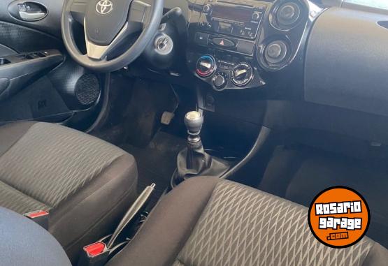 Autos - Toyota Etios X 2018 Nafta 75000Km - En Venta