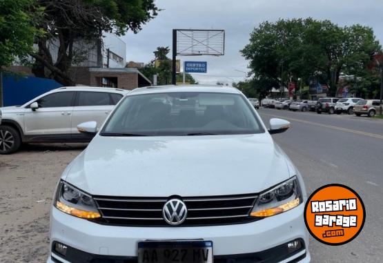 Autos - Volkswagen Vento 2017 Nafta 97600Km - En Venta