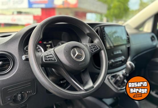 Utilitarios - Mercedes Benz 111 FURGN MIXTO 4+1 2019 Diesel 118000Km - En Venta