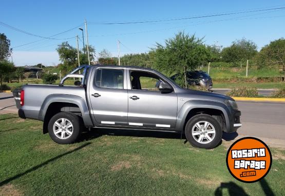 Camionetas - Volkswagen Amarok Trendline 4x4 2011 Diesel 247000Km - En Venta