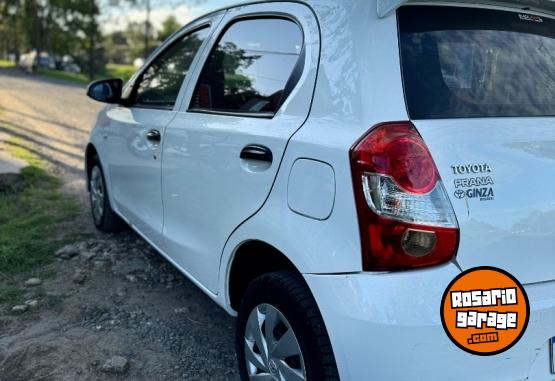 Autos - Toyota ETIOS 2019 Nafta 100000Km - En Venta