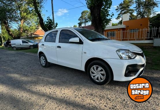 Autos - Toyota ETIOS 2019 Nafta 100000Km - En Venta