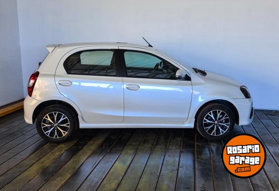 Autos - Toyota ETIOS XLS M/T 5P 2021 Nafta 50040Km - En Venta