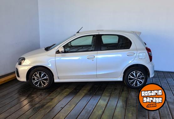 Autos - Toyota ETIOS XLS M/T 5P 2021 Nafta 50040Km - En Venta