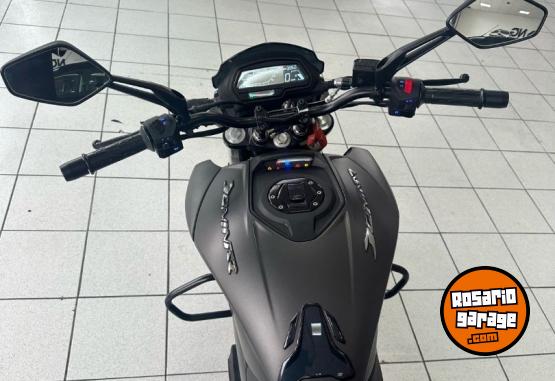 Motos - Bajaj Dominar D400 2023 Nafta 5000Km - En Venta