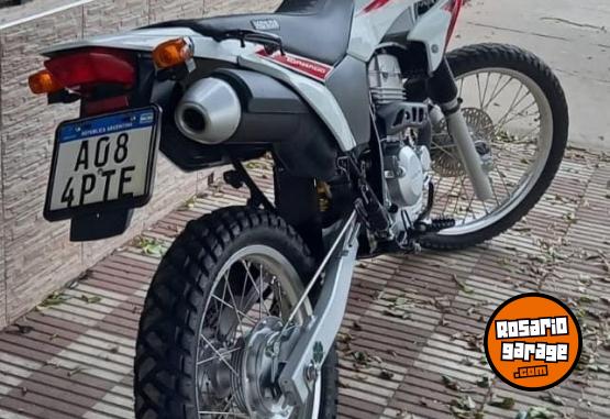 Motos - Honda tornado 2018 Nafta 15900Km - En Venta