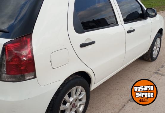 Autos - Fiat Palio 2015 GNC 145000Km - En Venta