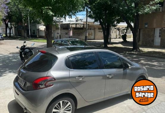 Autos - Peugeot 208 felini 2018 Nafta 80000Km - En Venta