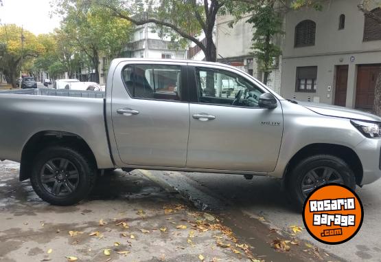 Camionetas - Toyota hilux sr 2022 Diesel 1000Km - En Venta