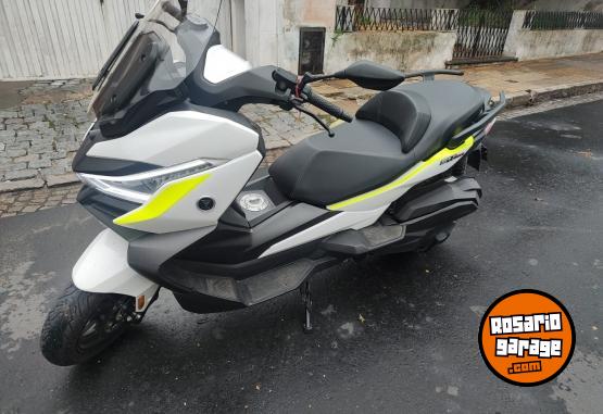 Motos - Voge Sr4 max 2023 Nafta 8500Km - En Venta