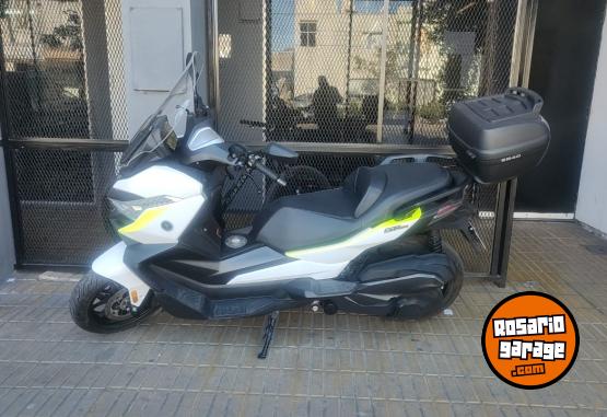 Motos - Voge Sr4 max 2023 Nafta 8500Km - En Venta