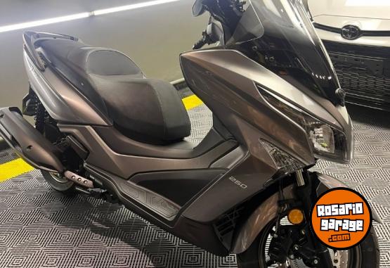 Motos - Kymco X-town 250 2024 Nafta 2500Km - En Venta