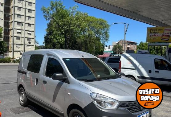 Utilitarios - Renault Kangoo  Express Confort 2020 Nafta 57000Km - En Venta