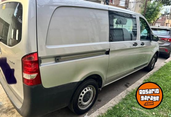 Utilitarios - Mercedes Benz Vito furgn mixto 2019 Diesel 117000Km - En Venta