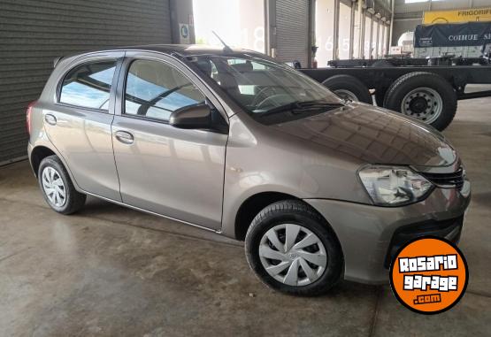 Autos - Toyota ETIOS XS 2018 Nafta 75000Km - En Venta