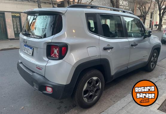 Camionetas - Jeep Renegade 2017 Nafta 127000Km - En Venta