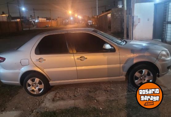 Autos - Fiat Siena 2013 GNC 130000Km - En Venta