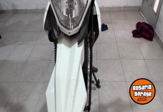 Motos - Motomel Skua 150 V6 2018 Nafta 17400Km - En Venta