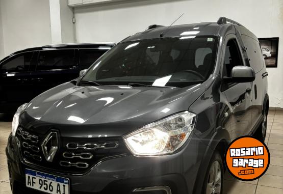 Utilitarios - Renault Kangoo Stepway SCE 2023 Nafta 27000Km - En Venta