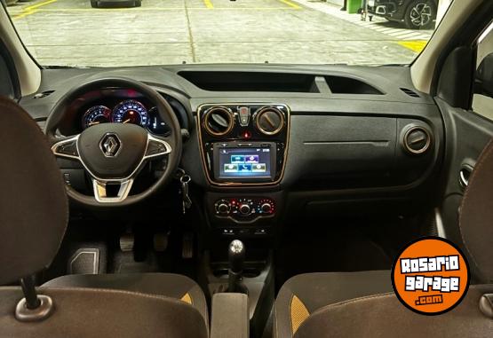 Utilitarios - Renault Kangoo Stepway SCE 2023 Nafta 27000Km - En Venta