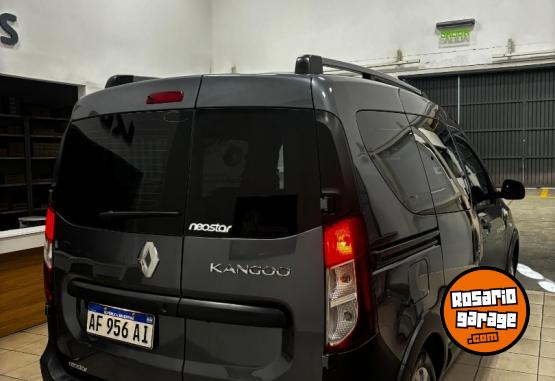 Utilitarios - Renault Kangoo Stepway SCE 2023 Nafta 27000Km - En Venta