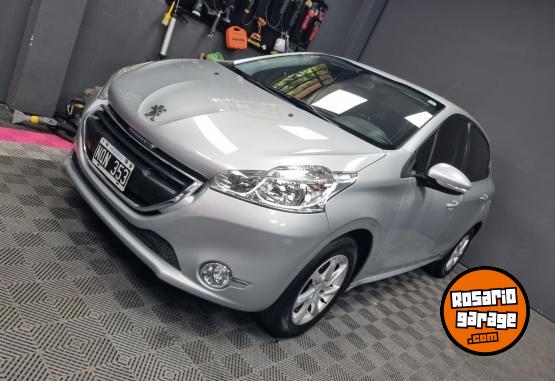 Autos - Peugeot 208 2014 Nafta 90000Km - En Venta