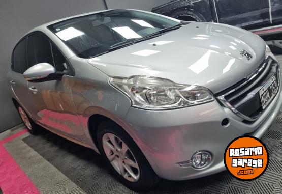 Autos - Peugeot 208 2014 Nafta 90000Km - En Venta