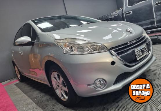 Autos - Peugeot 208 2014 Nafta 90000Km - En Venta