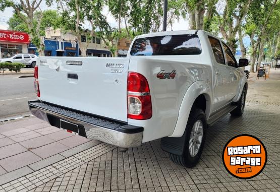 Camionetas - Toyota Hilux srv 2014 Diesel 154000Km - En Venta