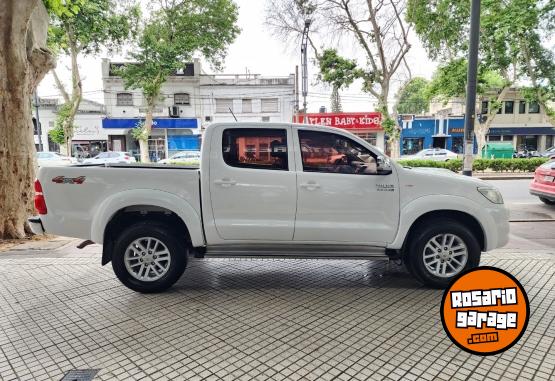 Camionetas - Toyota Hilux srv 2014 Diesel 154000Km - En Venta