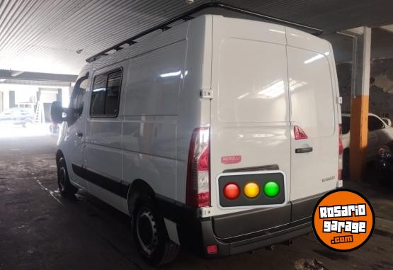 Utilitarios - Renault Master 2022 Diesel 12500Km - En Venta