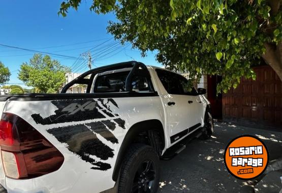 Camionetas - Toyota Hilux 2018 Diesel 140000Km - En Venta