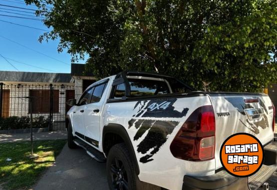 Camionetas - Toyota Hilux 2018 Diesel 140000Km - En Venta