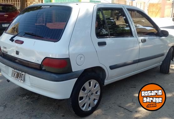 Autos - Renault Clio 2000 Diesel 217000Km - En Venta