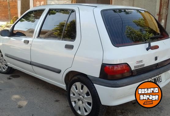 Autos - Renault Clio 2000 Diesel 217000Km - En Venta