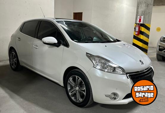 Autos - Peugeot 208 2015 Nafta 156000Km - En Venta