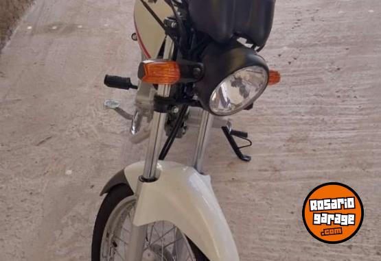 Motos - Corven hunter 150 2022 Nafta 1300Km - En Venta