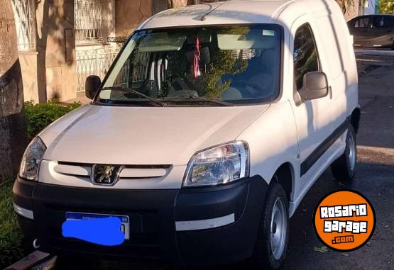 Utilitarios - Peugeot Partner 2022 Nafta 42000Km - En Venta