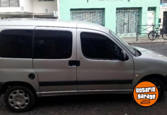 Utilitarios - Peugeot Partnet 2015 Nafta 130000Km - En Venta