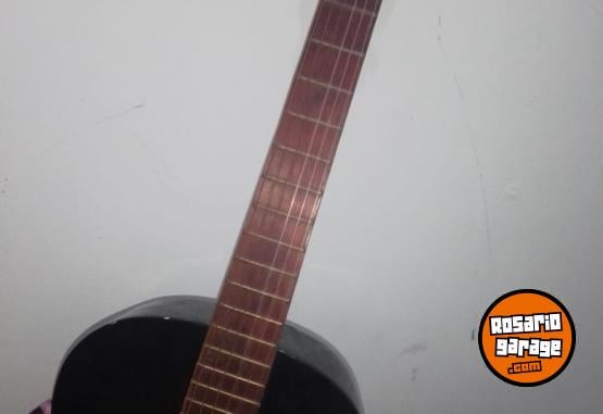 Instrumentos Musicales - Guitarra Espaola Criolla marca NJ RADALJ Negra Con Funda Negra - En Venta